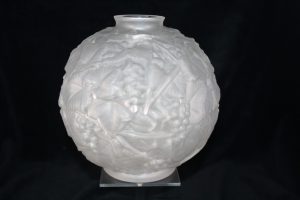 G01002 – Art Deco Espaivet France white satinised glass vase.