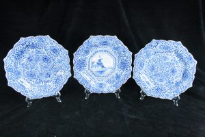 A02018 – Early unique set of octagonal plates by Royal... 