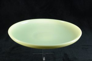 E03011 – A green colopal glass dish by Glasfabriek Leerdam