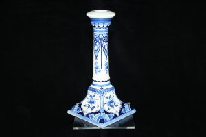 G01012 – Royal Delft blue and white candlestick with square... 