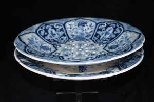 N01002 – Royal Tichelaar blue and white 2-piece fruit-set