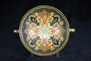 D03020 – A Dutch art pottery (plateel) tazza with décor... 