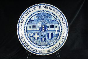 A03005 – Large unique delft blue charger remembering the building... 