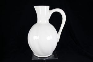 A07005 – Delfts Wit (white Delft) jug by Royal Delft